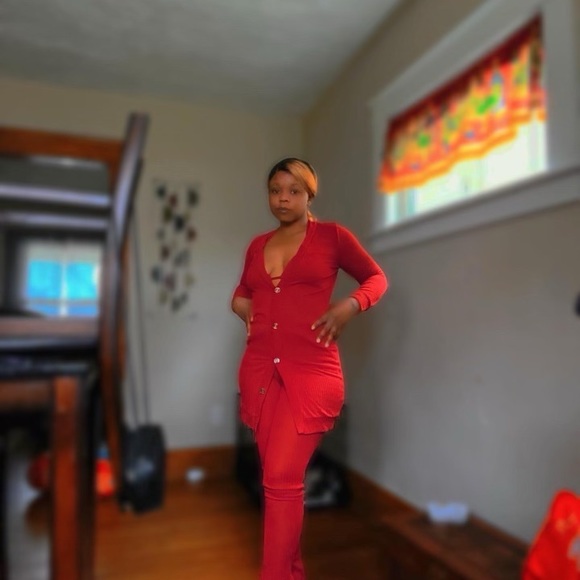 Hello I’m selling these items listed if you are interested let me know - Picture 2 of 5